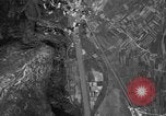 Standbild strafing Aziso Viadukt Italien, 1944, aus Sekunde 57 historischem Filmmaterial Videoclip 65675045993