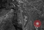 Standbild strafing Aziso Viadukt Italien, 1944, aus Sekunde 60 historischem Filmmaterial Videoclip 65675045993