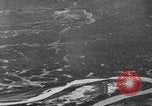 Standbild strafing Vietnam, 1965, aus Sekunde 15 historischem Filmmaterial Videoclip 65675045994
