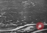Standbild strafing Vietnam, 1965, aus Sekunde 19 historischem Filmmaterial Videoclip 65675045994