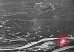 Standbild strafing Vietnam, 1965, aus Sekunde 20 historischem Filmmaterial Videoclip 65675045994