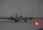 Standbild Test der B-17 müden Willy drone BQ-7 Rakete Wendover, Utah USA, 1944, aus Sekunde 9 historischem Filmmaterial Videoclip 65675046012