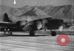 Standbild Test der B-17 müden Willy drone BQ-7 Rakete Wendover, Utah USA, 1944, aus Sekunde 18 historischem Filmmaterial Videoclip 65675046012