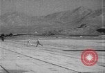 Standbild Test der B-17 müden Willy drone BQ-7 Rakete Wendover, Utah USA, 1944, aus Sekunde 24 historischem Filmmaterial Videoclip 65675046012