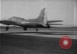 Standbild Test der B-17 müden Willy drone BQ-7 Rakete Wendover, Utah USA, 1944, aus Sekunde 32 historischem Filmmaterial Videoclip 65675046012