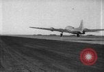 Standbild Test der B-17 müden Willy drone BQ-7 Rakete Wendover, Utah USA, 1944, aus Sekunde 33 historischem Filmmaterial Videoclip 65675046012