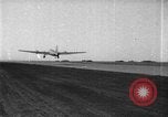 Standbild Test der B-17 müden Willy drone BQ-7 Rakete Wendover, Utah USA, 1944, aus Sekunde 35 historischem Filmmaterial Videoclip 65675046012
