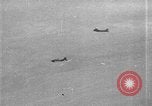 Standbild Test der B-17 müden Willy drone BQ-7 Rakete Wendover, Utah USA, 1944, aus Sekunde 50 historischem Filmmaterial Videoclip 65675046012