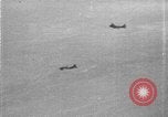 Standbild Test der B-17 müden Willy drone BQ-7 Rakete Wendover, Utah USA, 1944, aus Sekunde 51 historischem Filmmaterial Videoclip 65675046012