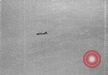 Standbild Test der B-17 müden Willy drone BQ-7 Rakete Wendover, Utah USA, 1944, aus Sekunde 54 historischem Filmmaterial Videoclip 65675046012