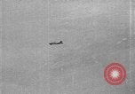 Standbild Test der B-17 müden Willy drone BQ-7 Rakete Wendover, Utah USA, 1944, aus Sekunde 55 historischem Filmmaterial Videoclip 65675046012