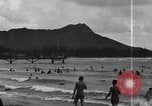 Image la population hawaïenne la pêche et le surf Honolulu Hawaii USA, 1924, de la seconde 34 séquences d'archives historiques vidéo 65675046043