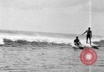 Image la population hawaïenne la pêche et le surf Honolulu Hawaii USA, 1924, de la seconde 46 séquences d'archives historiques vidéo 65675046043