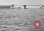 Image la population hawaïenne la pêche et le surf Honolulu Hawaii USA, 1924, de la seconde 61 séquences d'archives historiques vidéo 65675046043