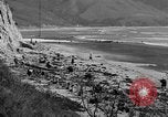 Image Recherche d'Ambergris sur une plage Bolinas Beach California USA, 1934, de la seconde 7 séquences d'archives historiques vidéo 65675046047