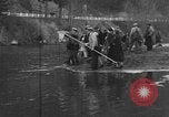 Immagine di I pescatori americano Troutdale Oregon USA, 1934, secondo 10 filmato di repertorio 65675046049