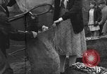 Immagine di I pescatori americano Troutdale Oregon USA, 1934, secondo 18 filmato di repertorio 65675046049
