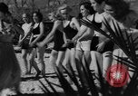 Image danse Hula Miami beach Florida USA, 1934, de la seconde 21 séquences d'archives historiques vidéo 65675046050