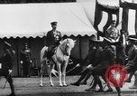 Standbild General MacArthur in Manila United States USA, 1942, aus Sekunde 7 historischem Filmmaterial Videoclip 65675046085