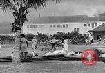 Immagine di Nuvole di fumo dalla combustione noi navi da guerra Pearl Harbor Hawaii USA, 1941, secondo 35 filmato di repertorio 65675046117
