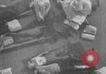 Immagine di Nuvole di fumo dalla combustione noi navi da guerra Pearl Harbor Hawaii USA, 1941, secondo 49 filmato di repertorio 65675046117