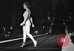 Standbild amerikanische Modelle Atlantic City New Jersey USA, 1940, aus Sekunde 16 historischem Filmmaterial Videoclip 65675046154