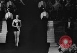 Standbild amerikanische Modelle Atlantic City New Jersey USA, 1940, aus Sekunde 19 historischem Filmmaterial Videoclip 65675046154