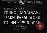 Standbild kanadische Volk Toronto Ontario Kanada, 1940, aus Sekunde 1 historischem Filmmaterial Videoclip 65675046157