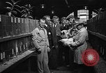 Standbild kanadische Volk Toronto Ontario Kanada, 1940, aus Sekunde 13 historischem Filmmaterial Videoclip 65675046157