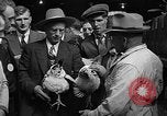 Standbild kanadische Volk Toronto Ontario Kanada, 1940, aus Sekunde 19 historischem Filmmaterial Videoclip 65675046157