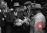 Standbild kanadische Volk Toronto Ontario Kanada, 1940, aus Sekunde 22 historischem Filmmaterial Videoclip 65675046157