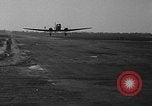 Image parachutistes Lakehurst New Jersey USA, 1941, de la seconde 16 séquences d'archives historiques vidéo 65675046181
