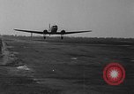 Image parachutistes Lakehurst New Jersey USA, 1941, de la seconde 17 séquences d'archives historiques vidéo 65675046181