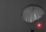 Image parachutistes Lakehurst New Jersey USA, 1941, de la seconde 51 séquences d'archives historiques vidéo 65675046181