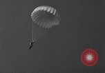 Image parachutistes Lakehurst New Jersey USA, 1941, de la seconde 53 séquences d'archives historiques vidéo 65675046181