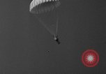 Image parachutistes Lakehurst New Jersey USA, 1941, de la seconde 55 séquences d'archives historiques vidéo 65675046181