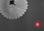 Image parachutistes Lakehurst New Jersey USA, 1941, de la seconde 57 séquences d'archives historiques vidéo 65675046181