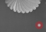 Image parachutistes Lakehurst New Jersey USA, 1941, de la seconde 59 séquences d'archives historiques vidéo 65675046181