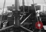 Immagine di US convoglio di navi da trasporto e cacciatorpediniere Reykjavík Islanda, 1941, secondo 11 filmato di repertorio 65675046186