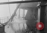 Immagine di US convoglio di navi da trasporto e cacciatorpediniere Reykjavík Islanda, 1941, secondo 19 filmato di repertorio 65675046186