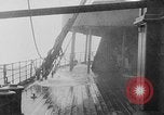 Immagine di US convoglio di navi da trasporto e cacciatorpediniere Reykjavík Islanda, 1941, secondo 20 filmato di repertorio 65675046186