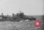 Immagine di US convoglio di navi da trasporto e cacciatorpediniere Reykjavík Islanda, 1941, secondo 33 filmato di repertorio 65675046186