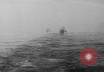 Immagine di US convoglio di navi da trasporto e cacciatorpediniere Reykjavík Islanda, 1941, secondo 37 filmato di repertorio 65675046186
