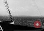 Immagine di US convoglio di navi da trasporto e cacciatorpediniere Reykjavík Islanda, 1941, secondo 39 filmato di repertorio 65675046186
