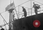 Immagine di US convoglio di navi da trasporto e cacciatorpediniere Reykjavík Islanda, 1941, secondo 43 filmato di repertorio 65675046186