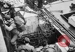 Immagine di US convoglio di navi da trasporto e cacciatorpediniere Reykjavík Islanda, 1941, secondo 44 filmato di repertorio 65675046186