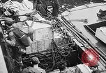 Immagine di US convoglio di navi da trasporto e cacciatorpediniere Reykjavík Islanda, 1941, secondo 45 filmato di repertorio 65675046186