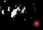 Standbild Deutsche Kriegsgefangene das Einsteigen in ein britisches Schiff Nordsee, 1941, aus Sekunde 7 historischem Filmmaterial Videoclip 65675046187