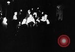 Standbild Deutsche Kriegsgefangene das Einsteigen in ein britisches Schiff Nordsee, 1941, aus Sekunde 9 historischem Filmmaterial Videoclip 65675046187