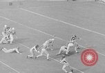 Image match de football New York United States USA, 1941, de la seconde 12 séquences d'archives historiques vidéo 65675046190